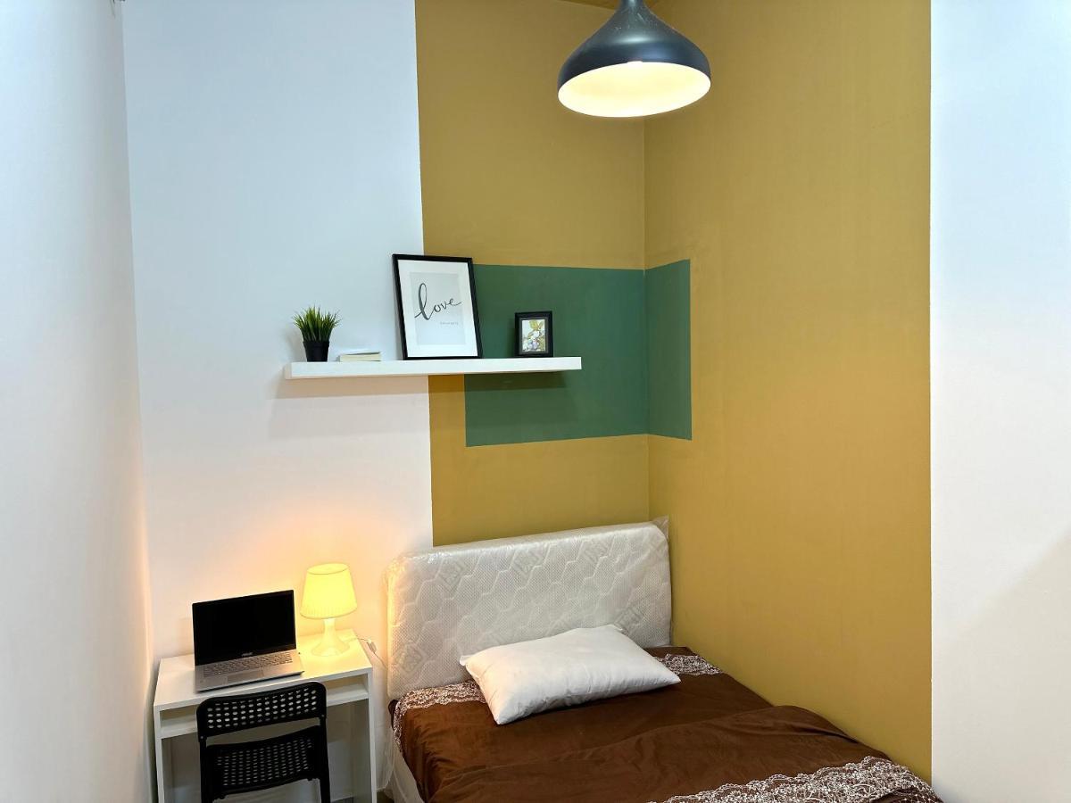 Homestay Budget Double Partition In Barsha Heights Near Metro Dubai